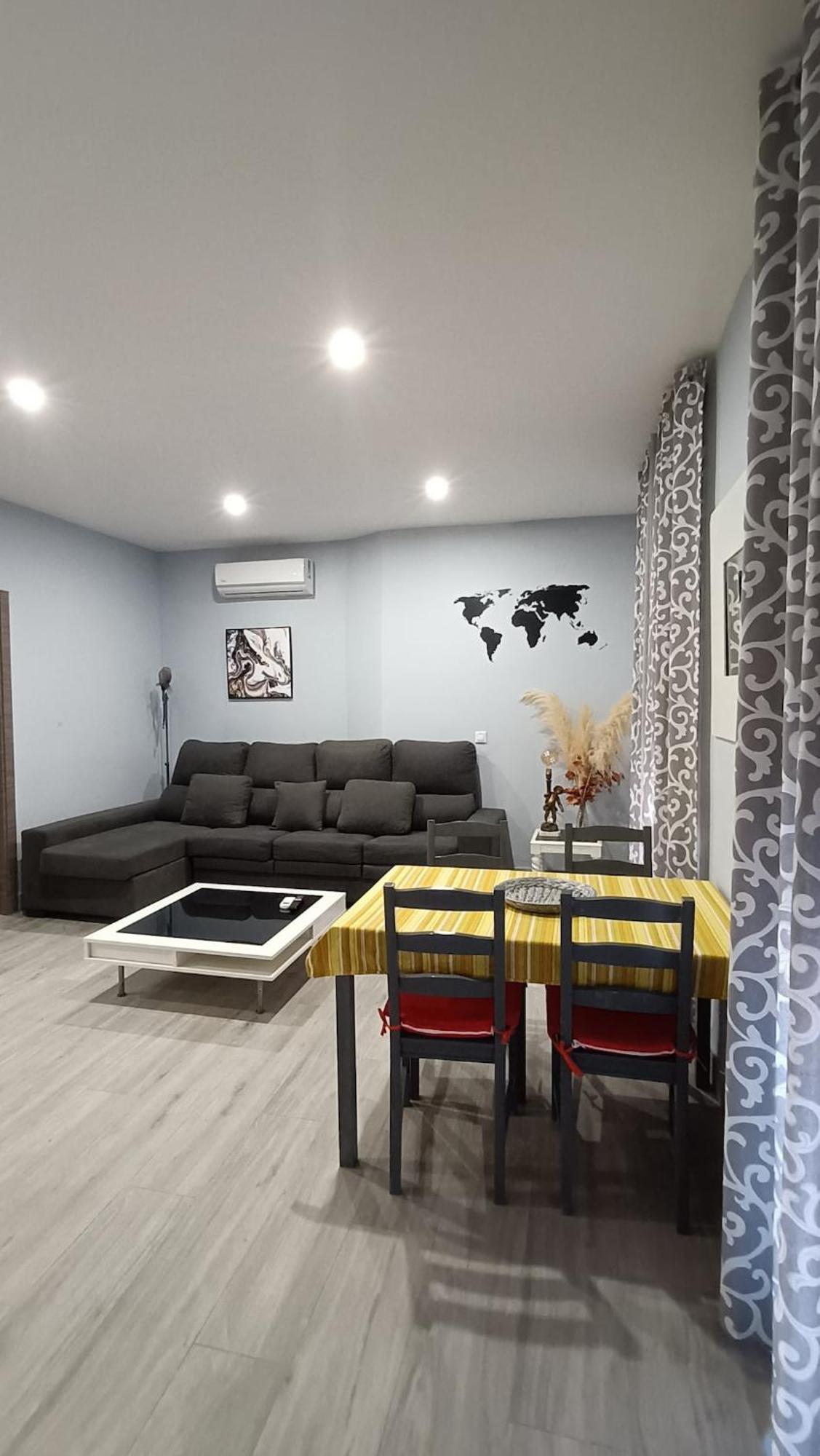 Apartamento Piso Frente A La Feria De
