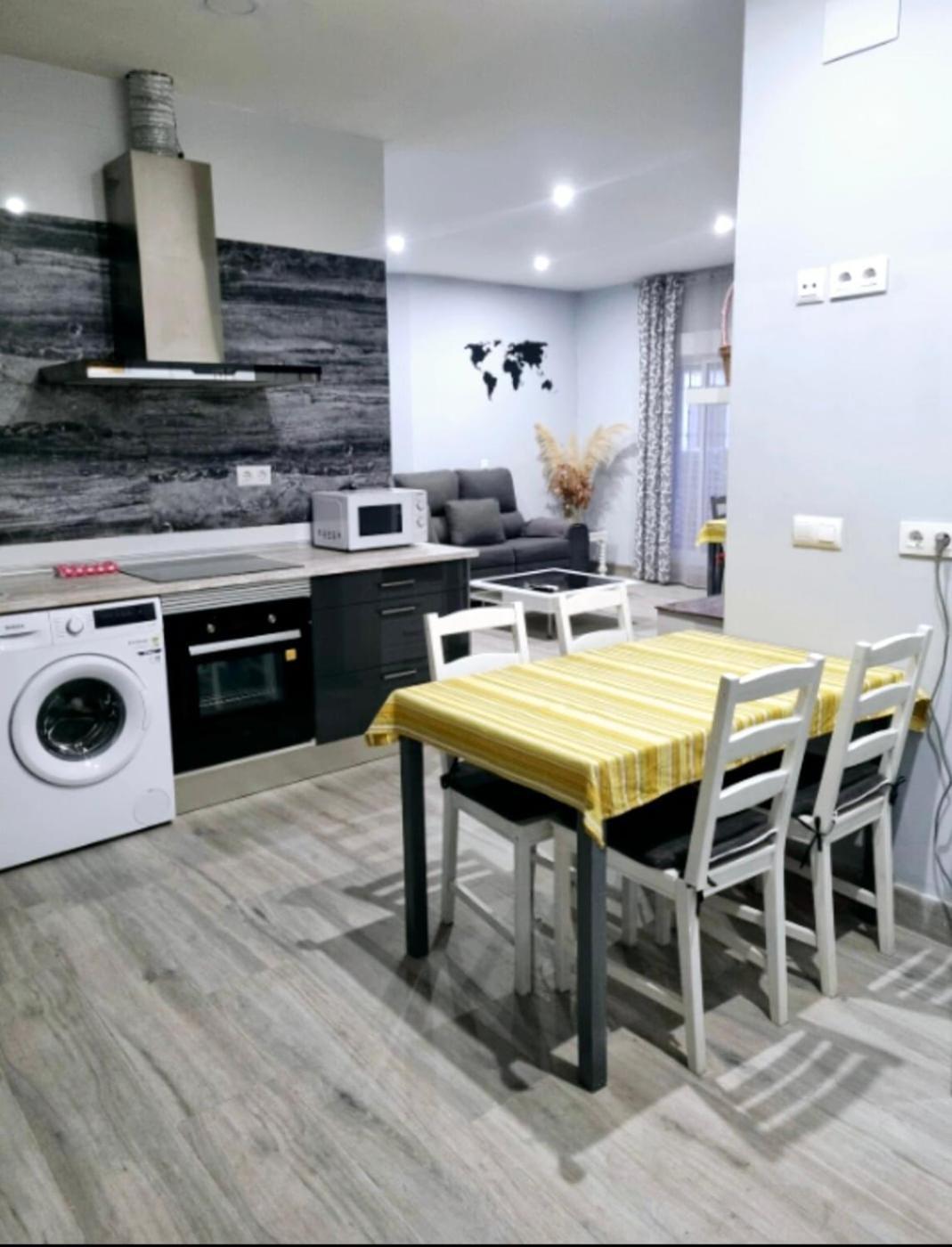 Apartamento Piso Frente A La Feria De